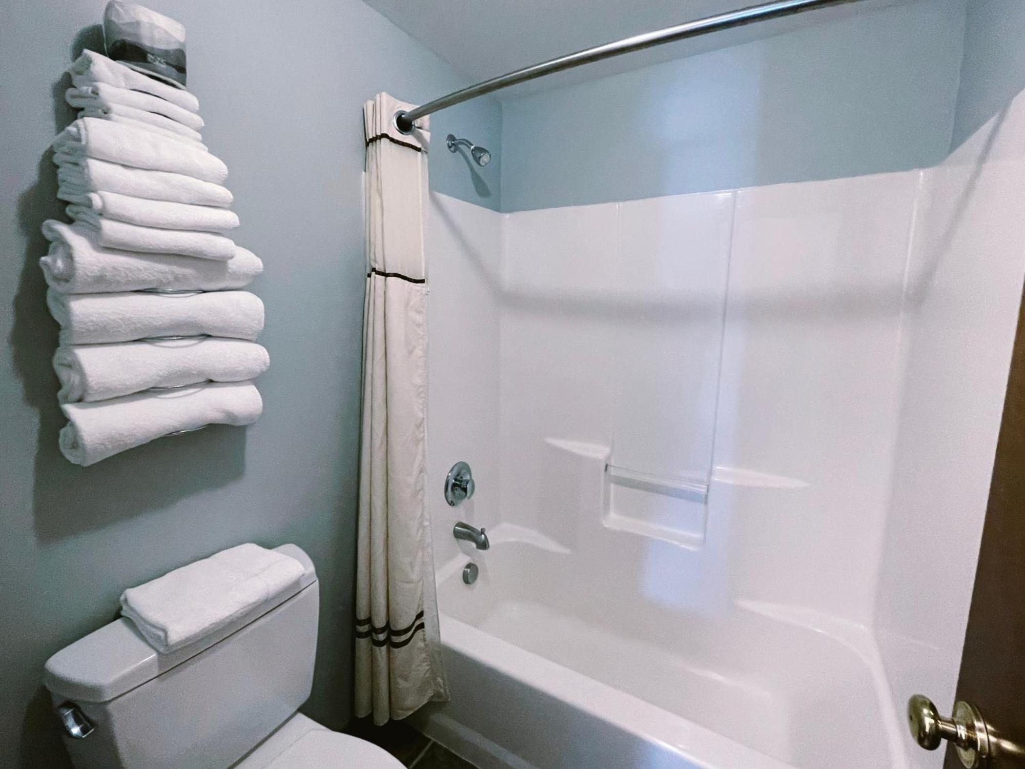 Sandcastle Beachfront Lincoln City Room photo