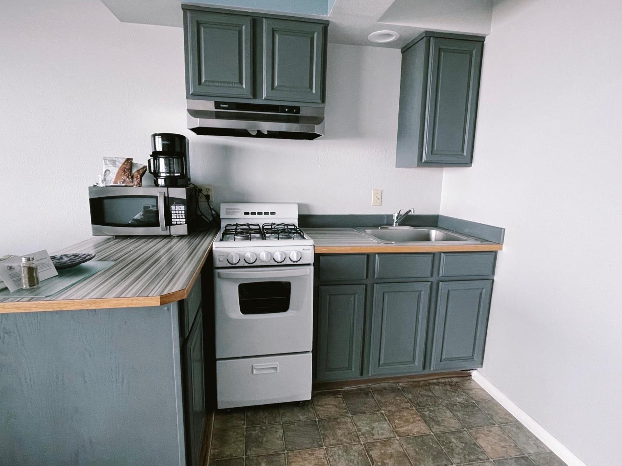 Sandcastle Beachfront Lincoln City Room photo